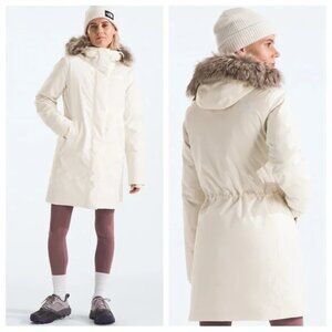 The North Face Women's Arctic Parka in White Dune. Sz: L